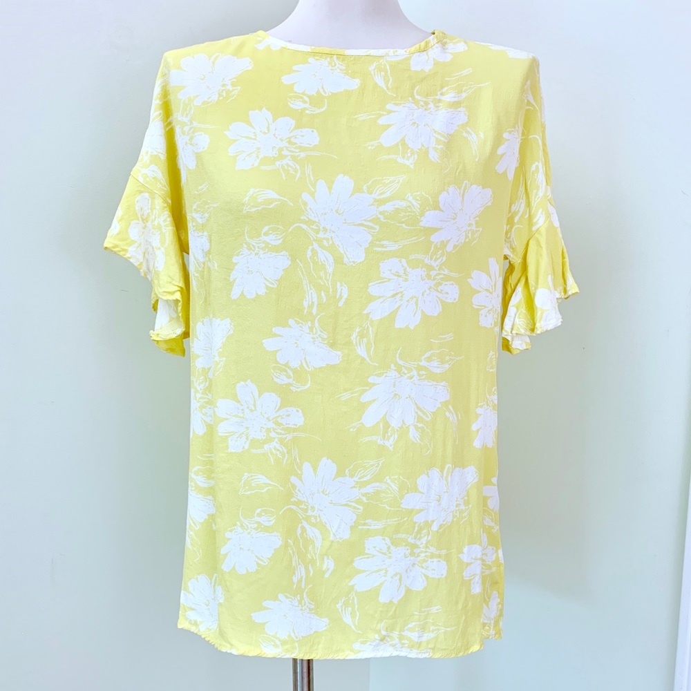 Ruffle sleeve blouse